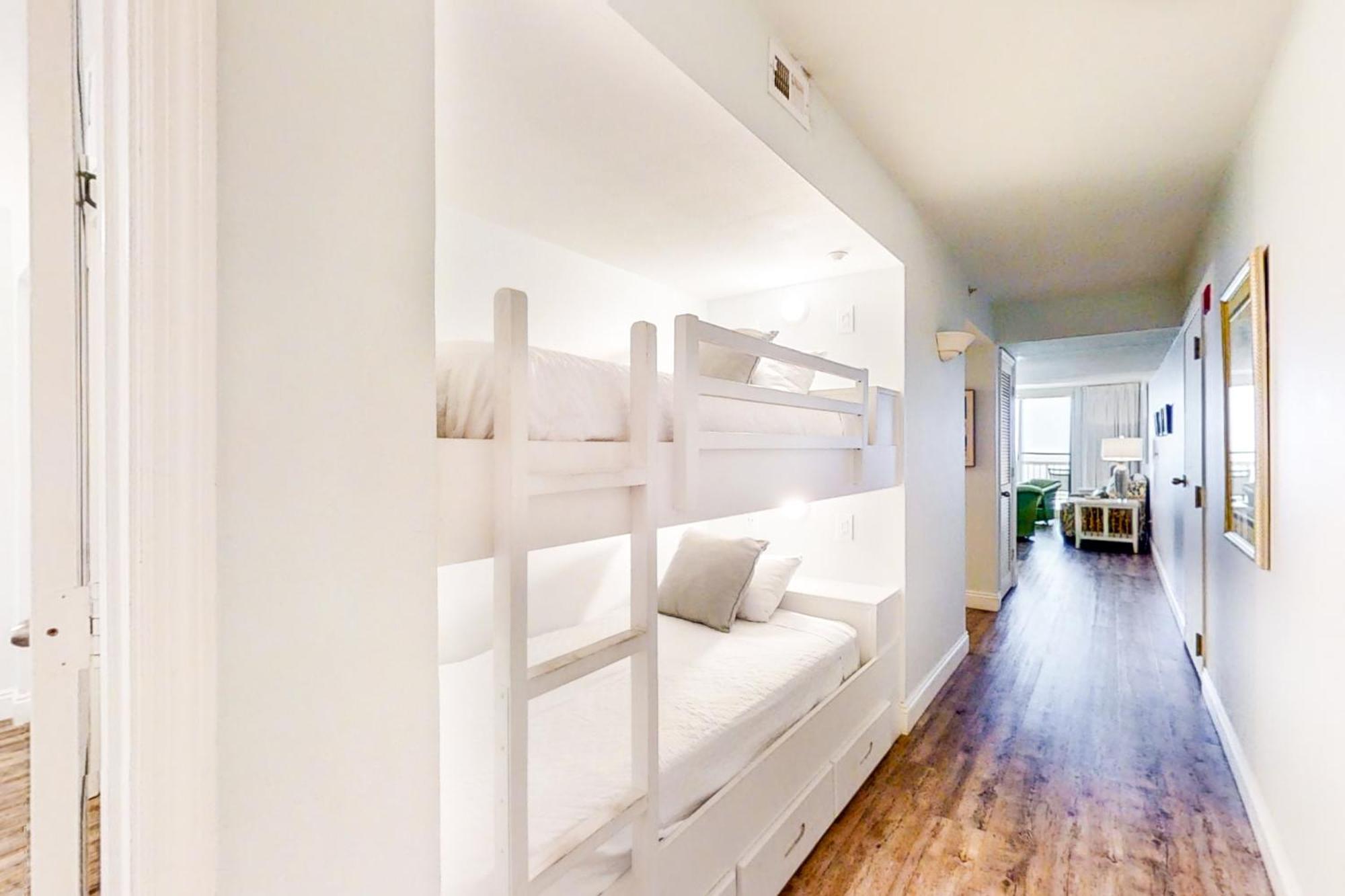 Pelican Beach Resort Дестін Номер фото